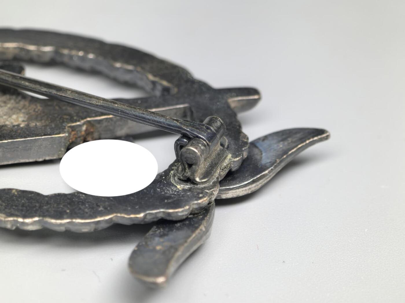 小驴勋章奖章收藏1月31日周六晚六点拍卖（珍爱和平，收藏战争，铭记历史，勿忘国耻，忠党爱国。有偿代拍，送拍规则在简介最后，参拍须阅读规则后再参拍，关系到运费包装发货时效真假辨别等关键信息，拍卖时不再发原图，看大图店主微信码在拍卖店铺介绍里） 现代工艺品空军防空奖章