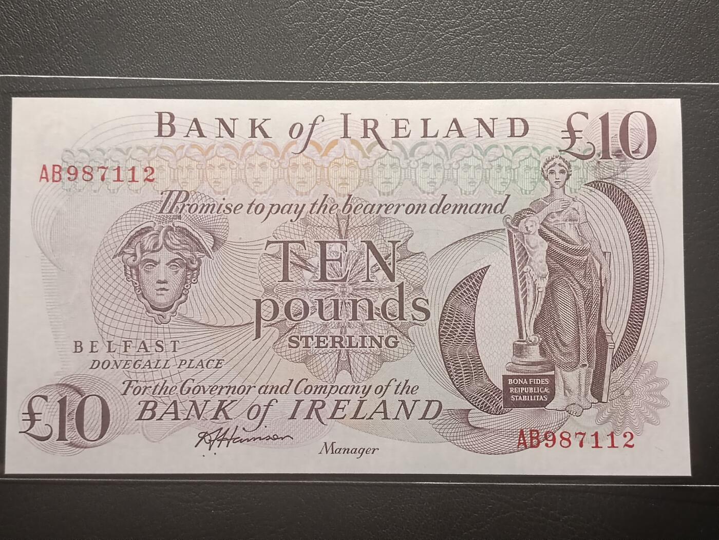2026二月第一期，总215期 爱尔兰银行1984年10镑AUNC，爱尔兰女神和银行大楼与代表性物产