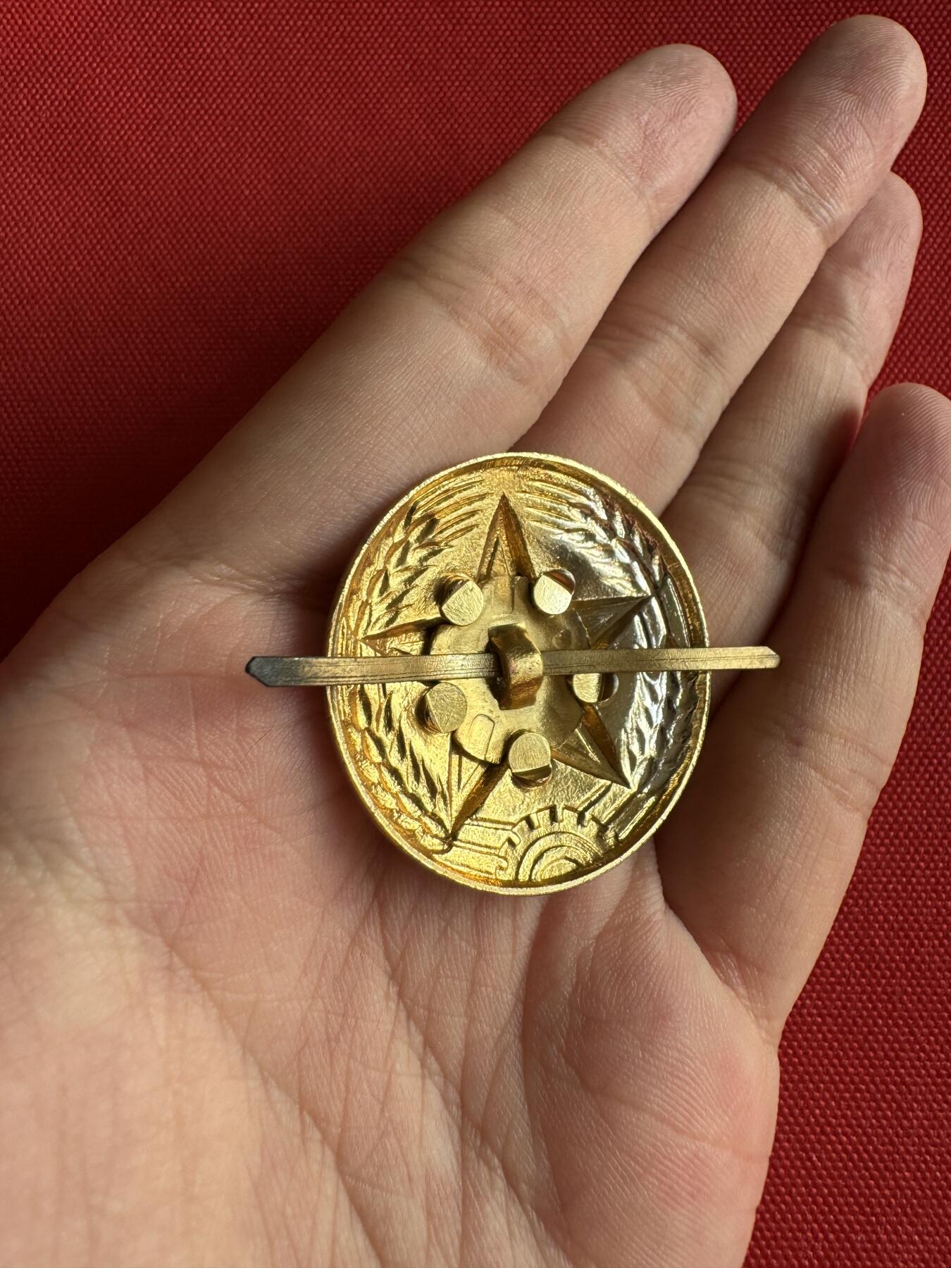 五哥徽章群   31号周六晚上八点4群联拍 帽