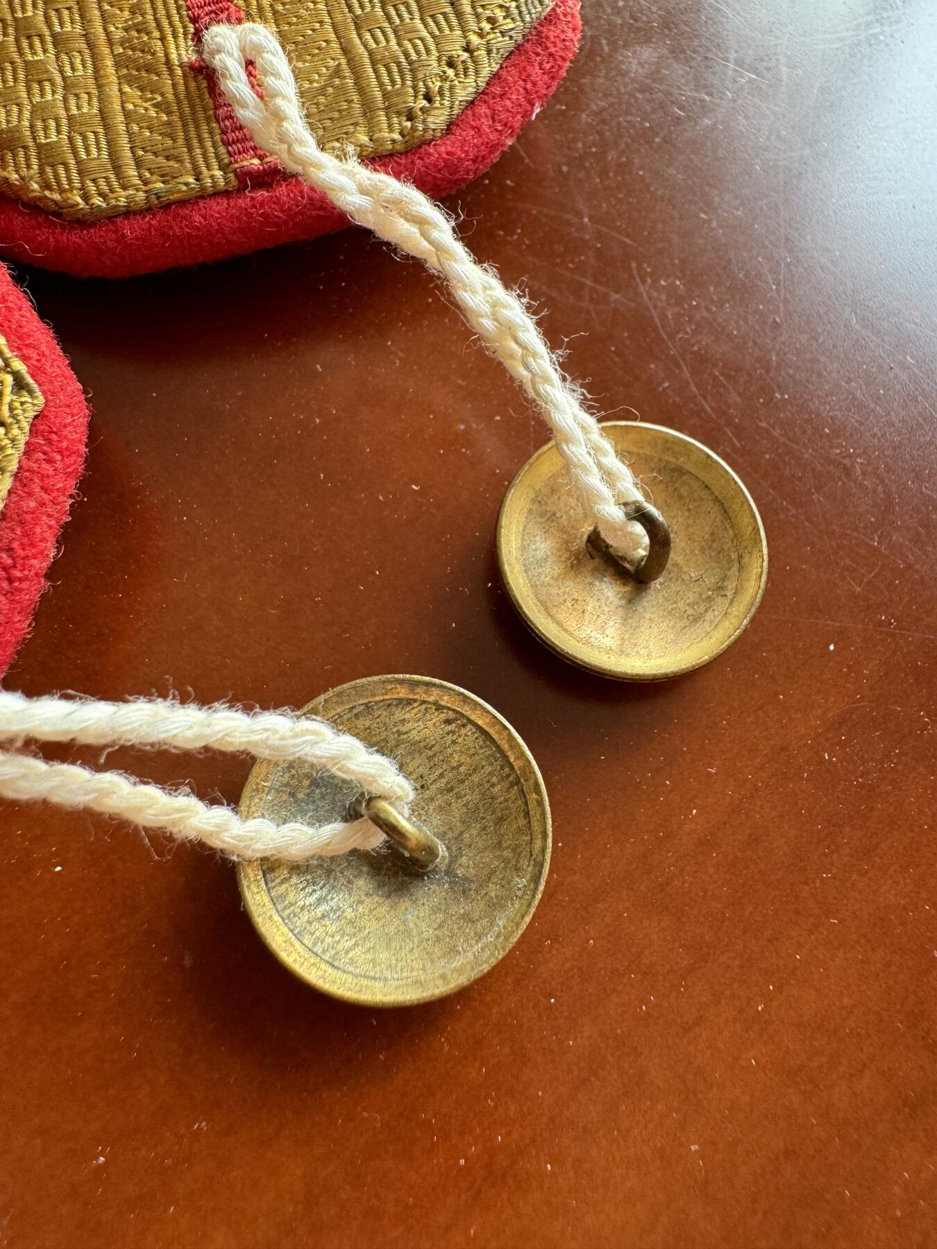 五哥徽章群   31号周六晚上八点4群联拍 肩