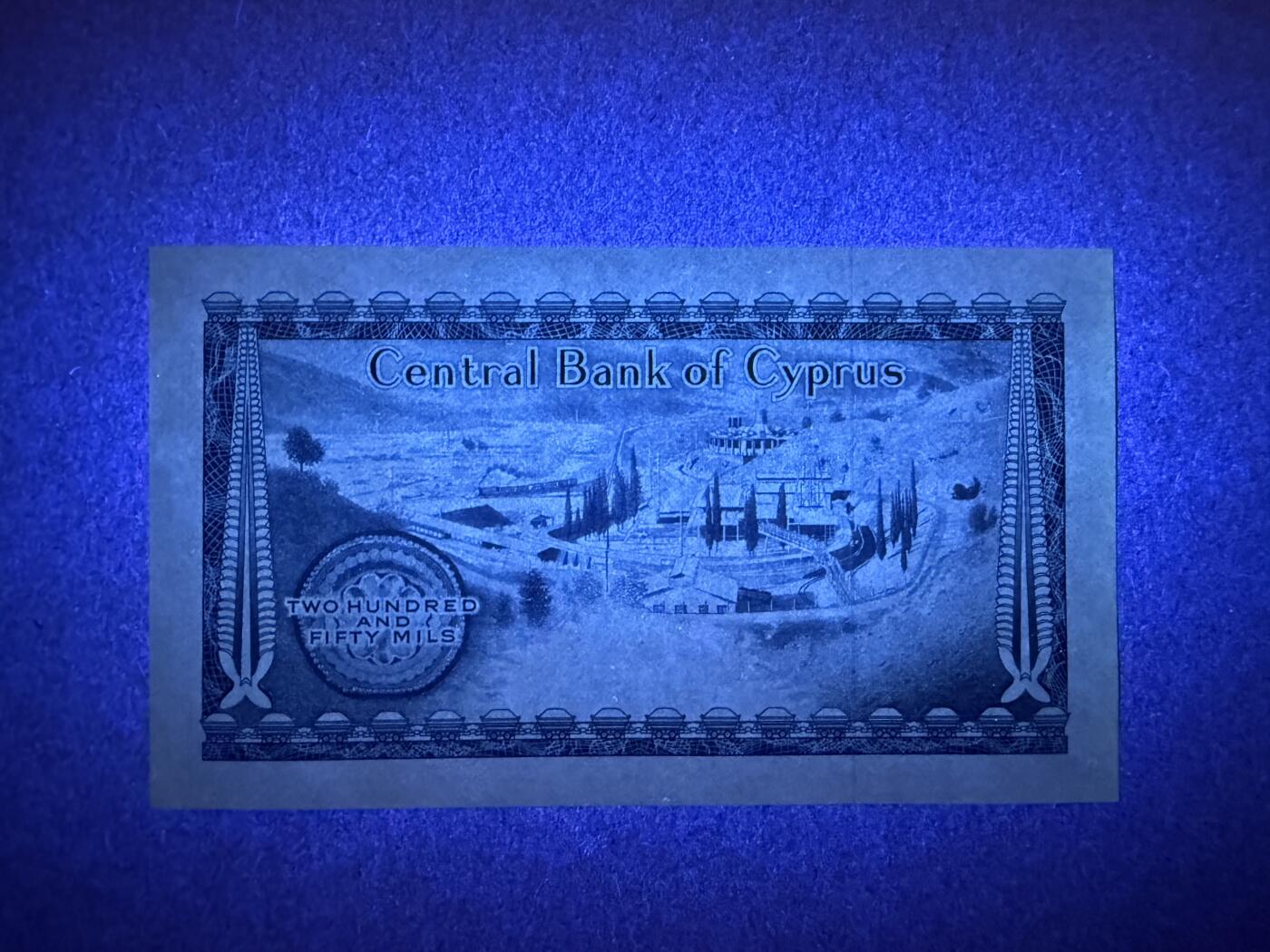 《艾美收藏》第230期-2.1周日外币年前精品场 塞浦路斯250米尔 UNC 1981年