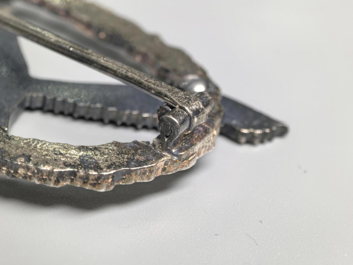 小驴勋章奖章收藏1月31日周六晚六点拍卖（珍爱和平，收藏战争，铭记历史，勿忘国耻，忠党爱国。有偿代拍，送拍规则在简介最后，参拍须阅读规则后再参拍，关系到运费包装发货时效真假辨别等关键信息，拍卖时不再发原图，看大图店主微信码在拍卖店铺介绍里）