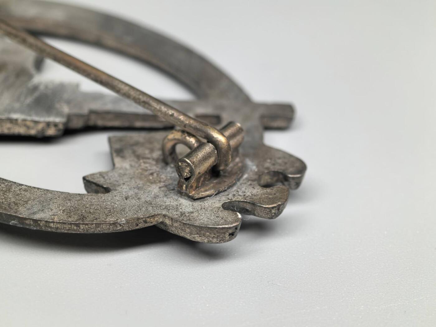 小驴勋章奖章收藏1月31日周六晚六点拍卖（珍爱和平，收藏战争，铭记历史，勿忘国耻，忠党爱国。有偿代拍，送拍规则在简介最后，参拍须阅读规则后再参拍，关系到运费包装发货时效真假辨别等关键信息，拍卖时不再发原图，看大图店主微信码在拍卖店铺介绍里） 现代工艺品陆军防空炮兵奖章