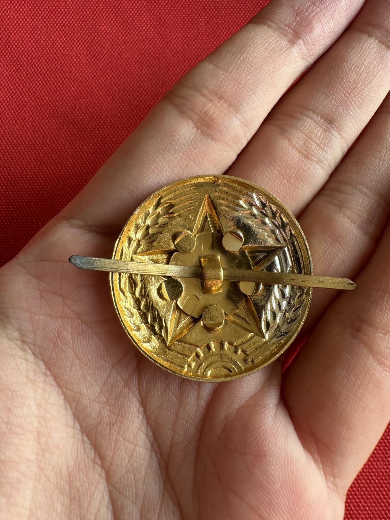 五哥徽章群   31号周六晚上八点4群联拍 帽