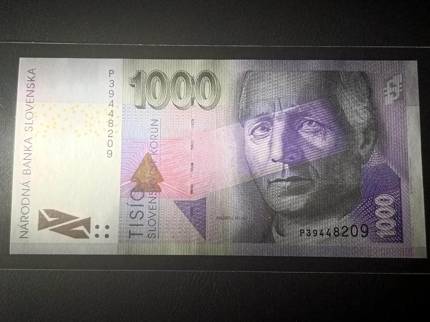 2026二月第一期，总215期 斯洛伐克2002年1000克朗AUNC有图案磨损，赫林卡神父（此人为斯洛伐克独立二战期间和德国入侵者合作，所以争议很大）
