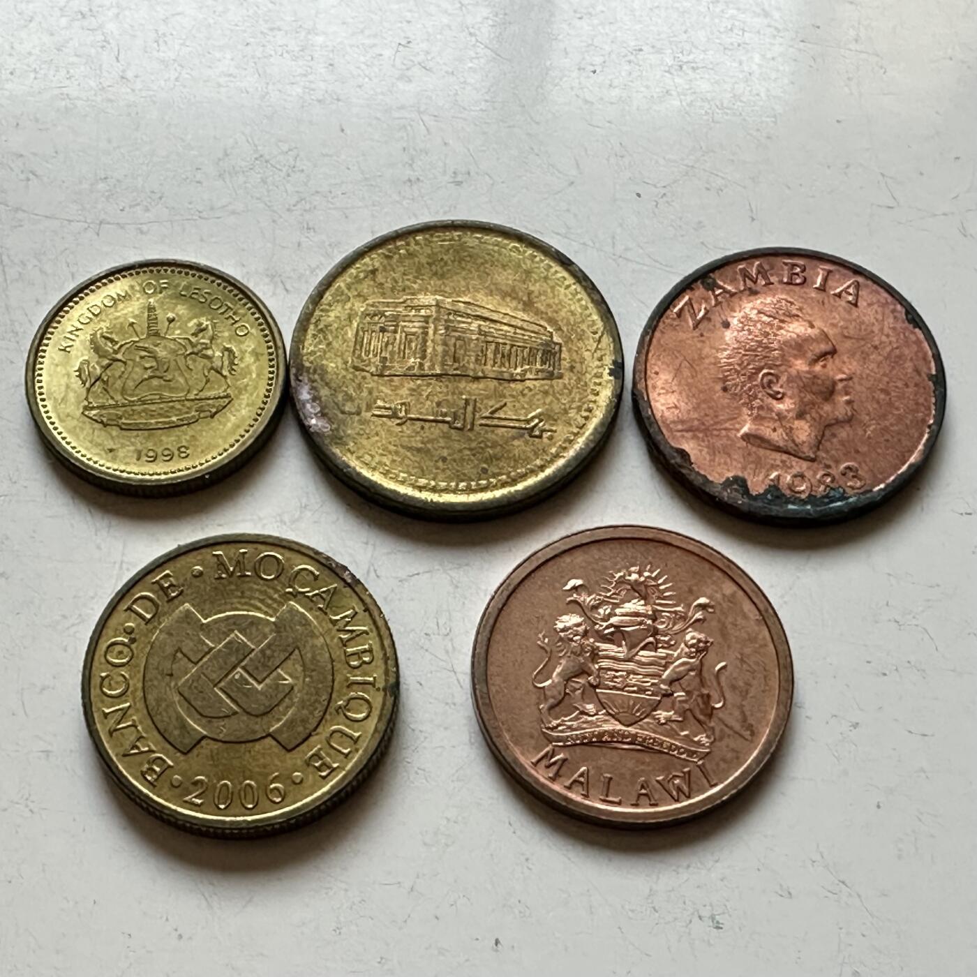 🌹外币初藏🌹🐯2026年第14场  每周二四六晚8️⃣点 接代拍 非洲散币5枚组—1