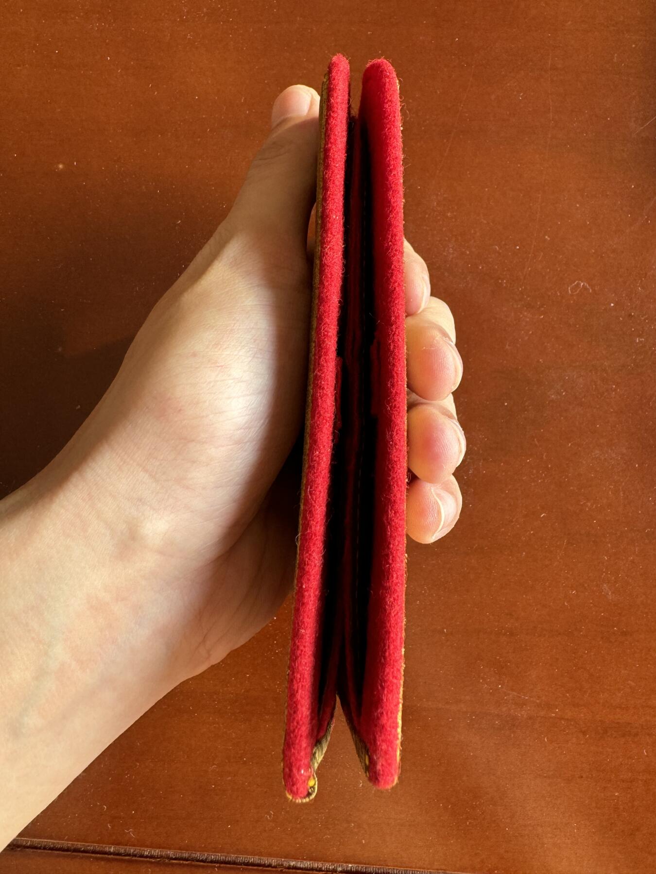 五哥徽章群   31号周六晚上八点4群联拍 肩