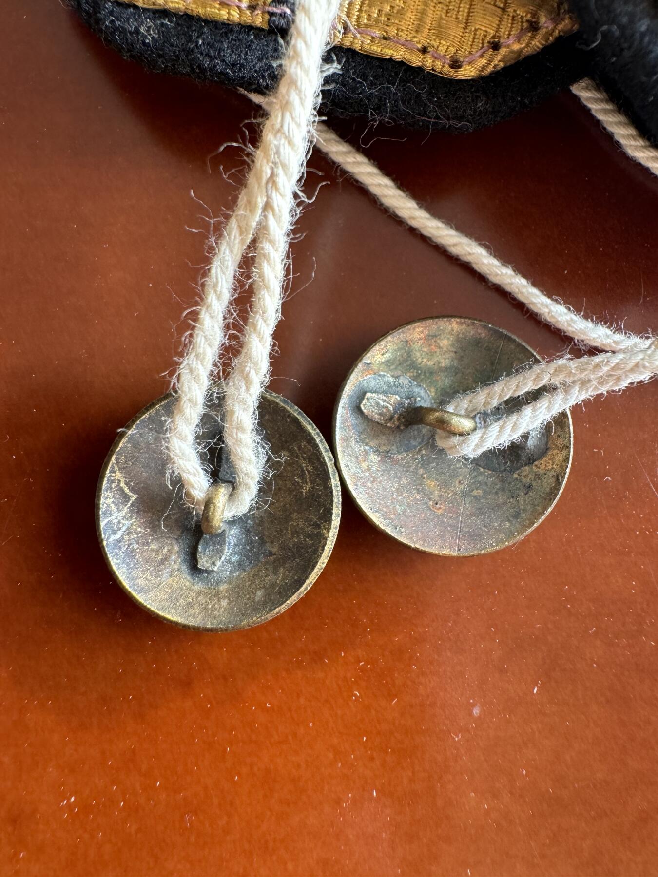 五哥徽章群   31号周六晚上八点4群联拍 肩