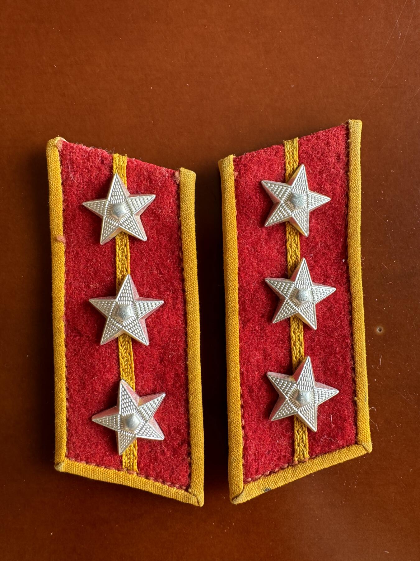 五哥徽章群   31号周六晚上八点4群联拍 领