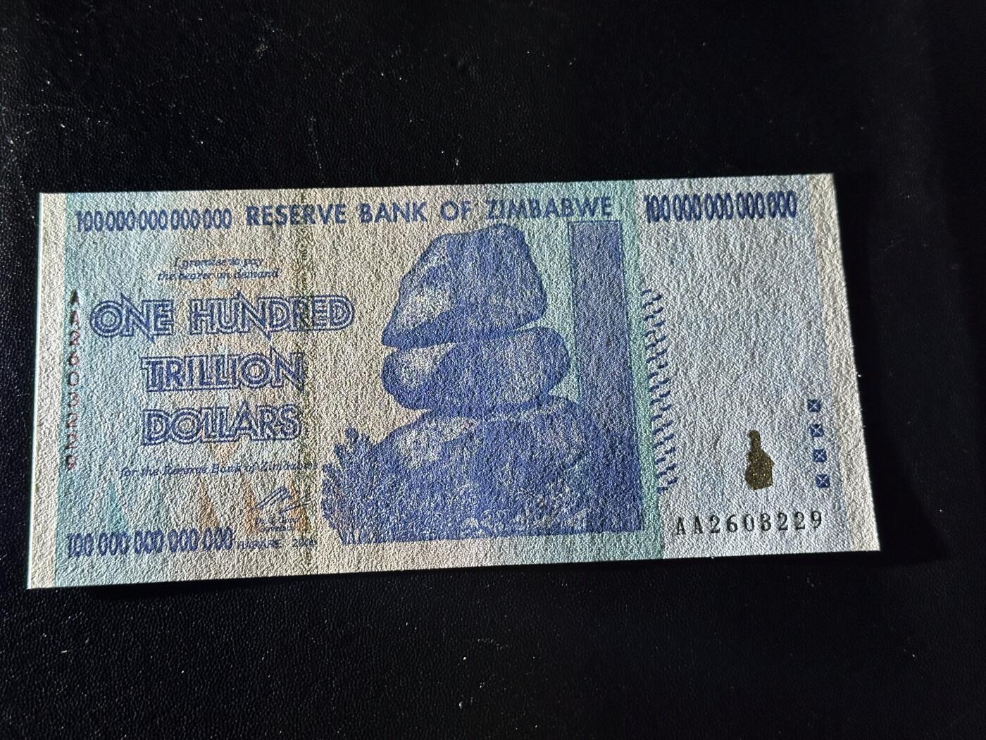 《外钞收藏家》第六百零六期（精品场）（本平台长期征集拍品、欢迎藏友们联系合作） 2008年津巴布韦100万亿 AA冠 无47 尾229 全新UNC