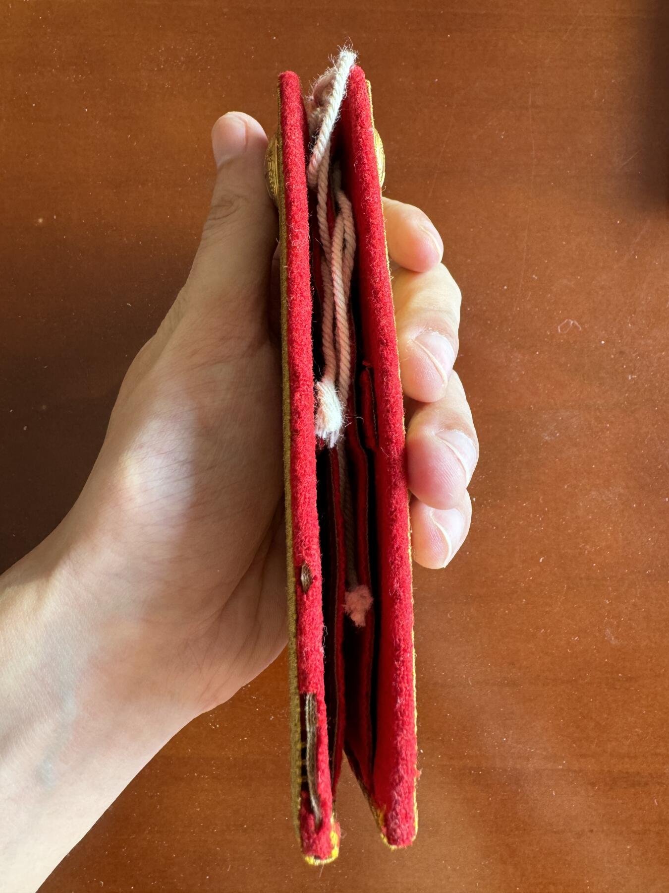 五哥徽章群   31号周六晚上八点4群联拍 肩