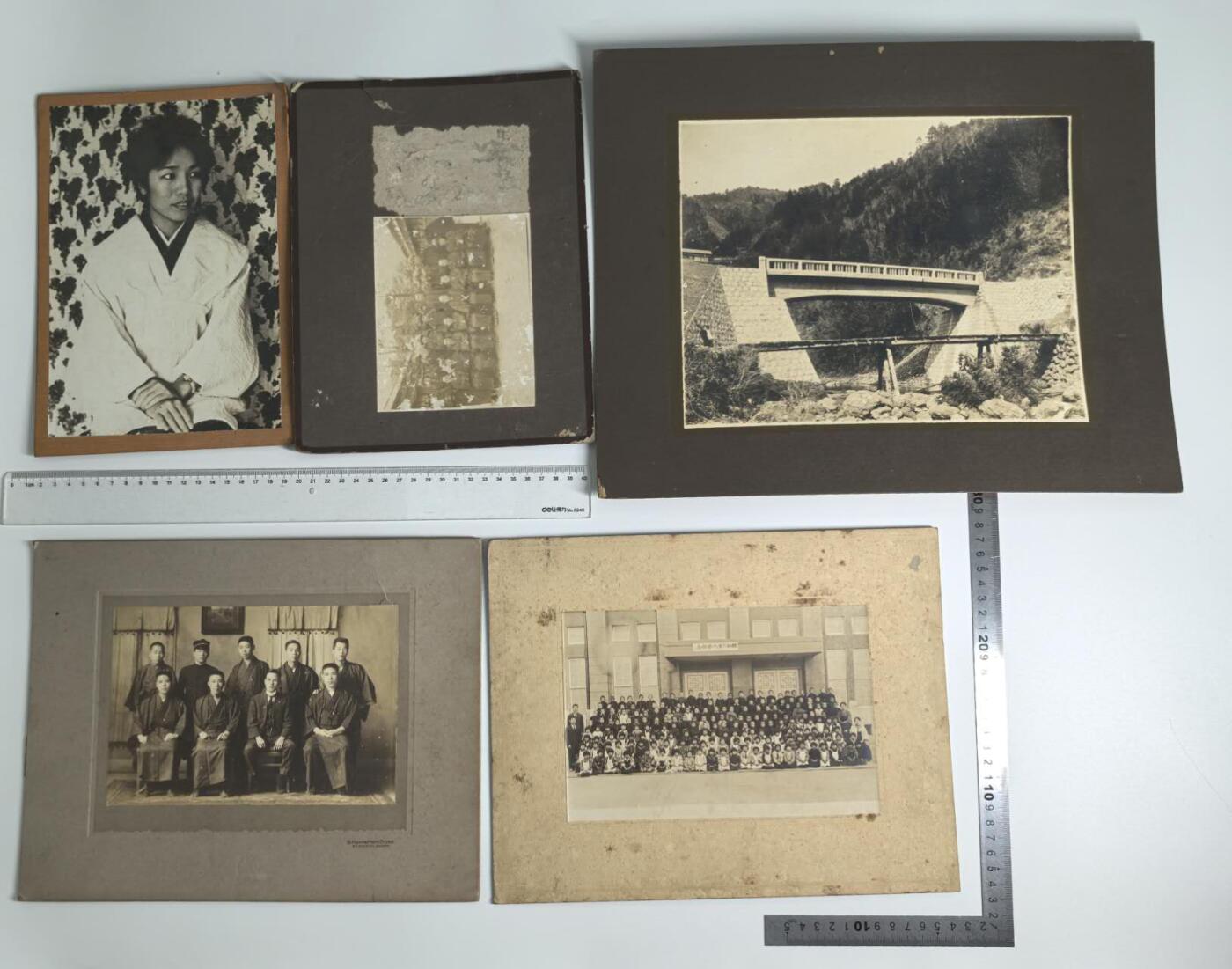 小驴勋章奖章收藏1月31日周六晚六点拍卖（珍爱和平，收藏战争，铭记历史，勿忘国耻，忠党爱国。有偿代拍，送拍规则在简介最后，参拍须阅读规则后再参拍，关系到运费包装发货时效真假辨别等关键信息，拍卖时不再发原图，看大图店主微信码在拍卖店铺介绍里） 日老照片一组