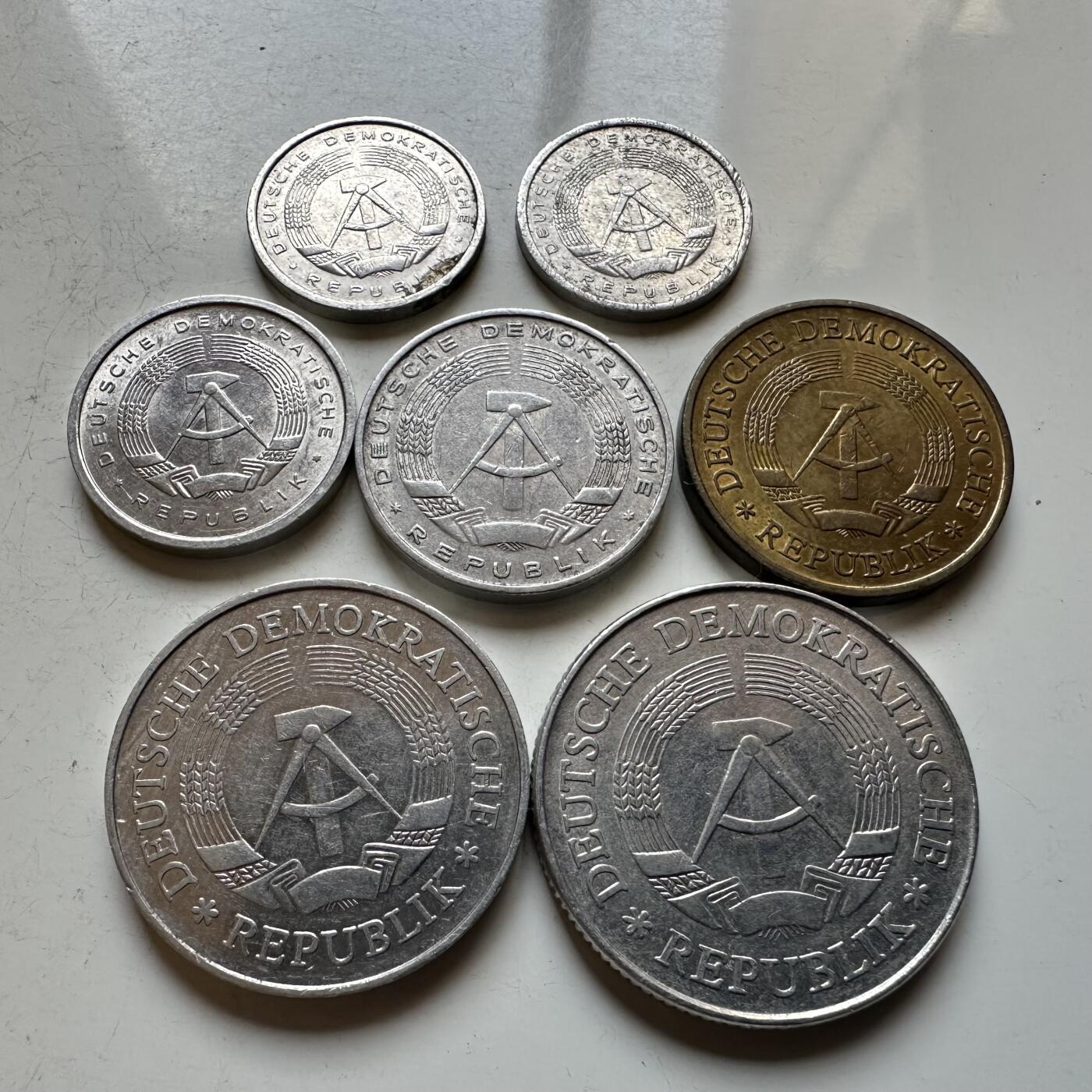 🌹外币初藏🌹🐯2026年第14场  每周二四六晚8️⃣点 接代拍 东德7枚