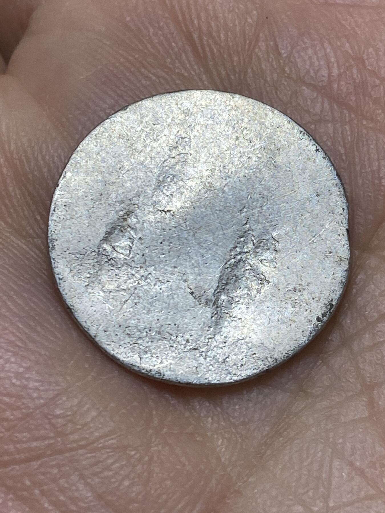 2026年第十六场(总第一百八十五场）外国好品散币场(免佣金) 光板无毛小银币，重2.28克