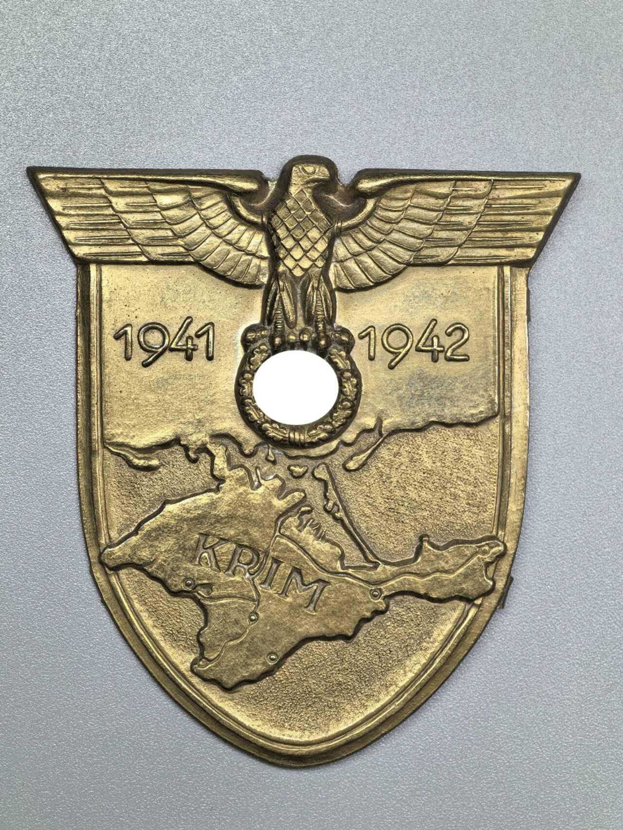 小驴勋章奖章收藏1月31日周六晚六点拍卖（珍爱和平，收藏战争，铭记历史，勿忘国耻，忠党爱国。有偿代拍，送拍规则在简介最后，参拍须阅读规则后再参拍，关系到运费包装发货时效真假辨别等关键信息，拍卖时不再发原图，看大图店主微信码在拍卖店铺介绍里） 现代工艺品克里米亚盾章