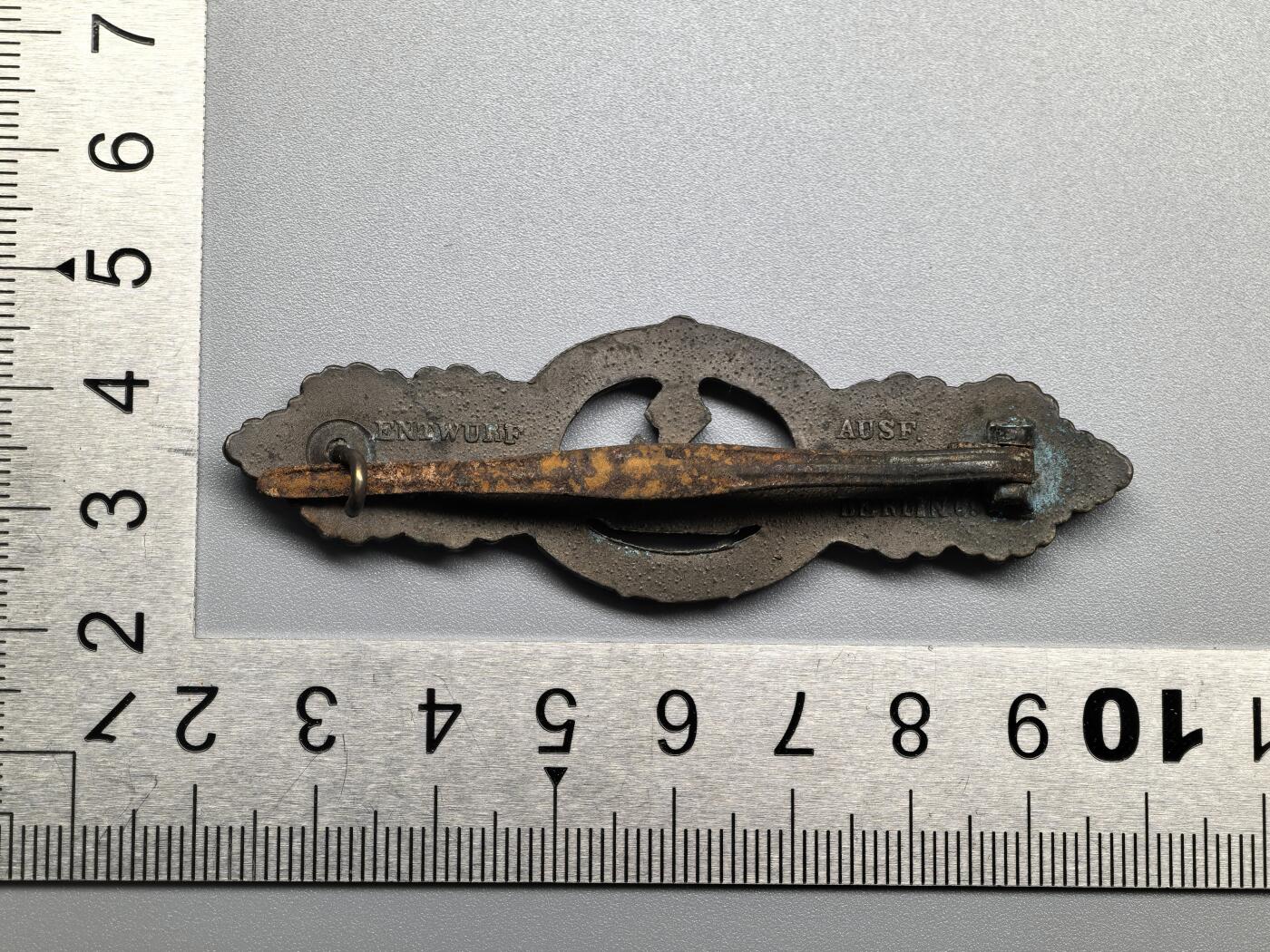 小驴勋章奖章收藏1月31日周六晚六点拍卖（珍爱和平，收藏战争，铭记历史，勿忘国耻，忠党爱国。有偿代拍，送拍规则在简介最后，参拍须阅读规则后再参拍，关系到运费包装发货时效真假辨别等关键信息，拍卖时不再发原图，看大图店主微信码在拍卖店铺介绍里）