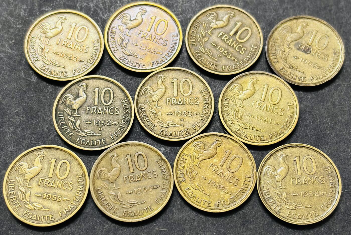 文馨钱币收藏 2026新年第五场（第 291 场）【长期接代拍品】 极美品一组 11 枚，法兰西第四共和国高卢雄鸡版 10 法郎铜币，包含 4 枚 B 厂