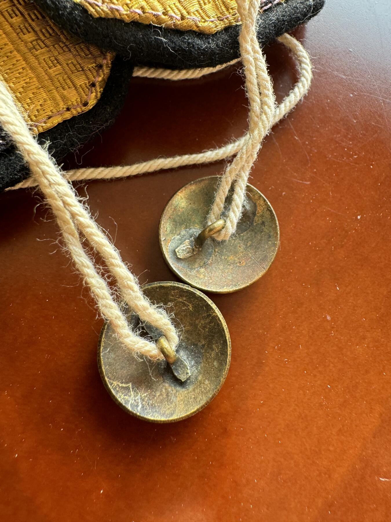 五哥徽章群   31号周六晚上八点4群联拍 肩