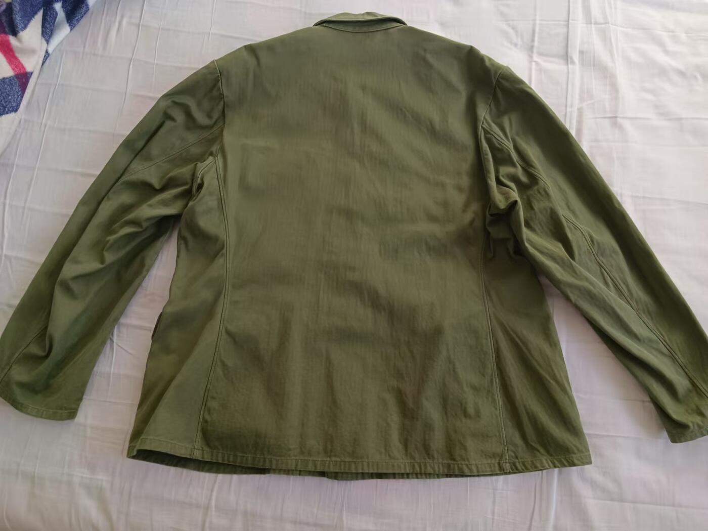 五八蛤蟆绿人字纹上衣二号