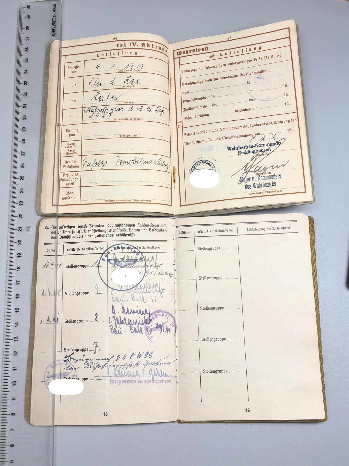 小驴勋章奖章收藏1月31日周六晚六点拍卖（珍爱和平，收藏战争，铭记历史，勿忘国耻，忠党爱国。有偿代拍，送拍规则在简介最后，参拍须阅读规则后再参拍，关系到运费包装发货时效真假辨别等关键信息，拍卖时不再发原图，看大图店主微信码在拍卖店铺介绍里）