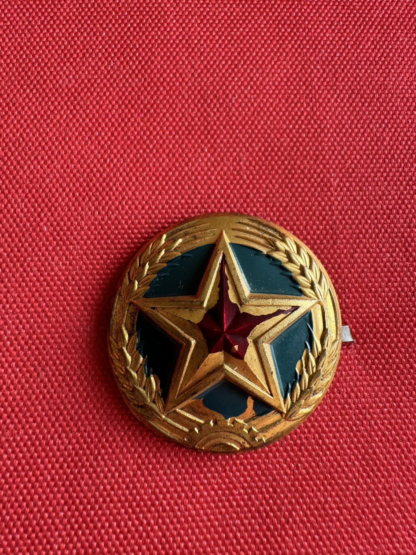 五哥徽章群   31号周六晚上八点4群联拍 帽