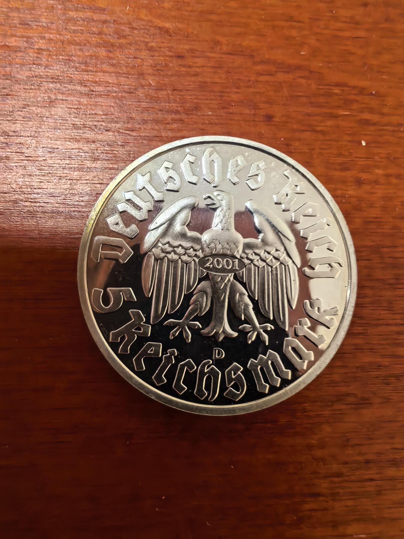 长老汇蛇年精选第九十七场拍卖 2001德国复刻1933路德诞辰450周年5马克精制银币，15.11克999银