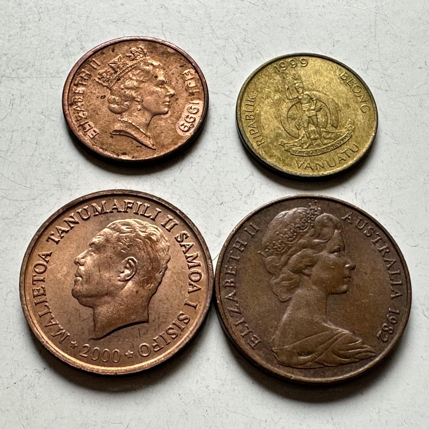 🌹外币初藏🌹🐯2026年第14场  每周二四六晚8️⃣点 接代拍 大洋洲散币4枚 b