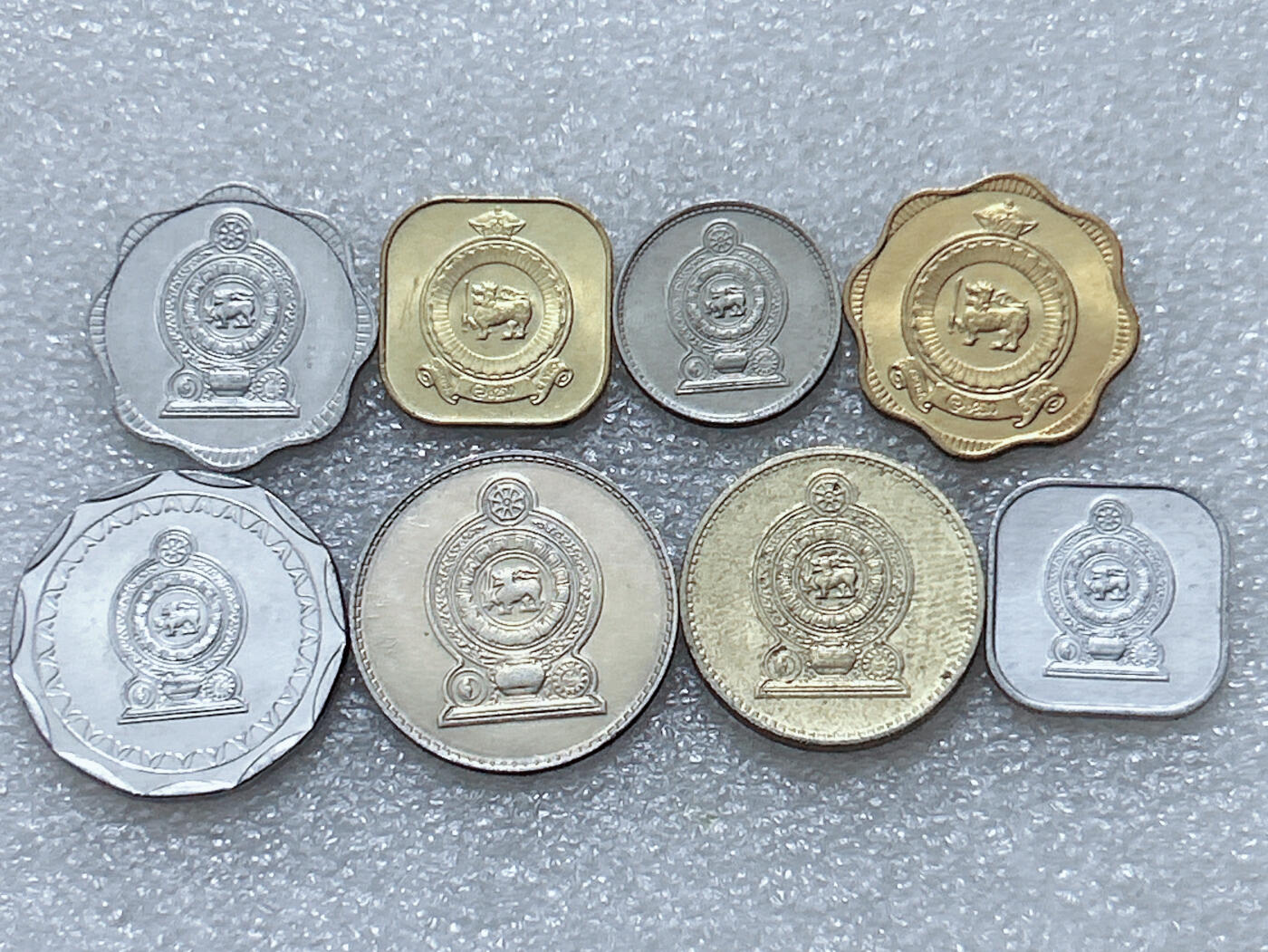 第一海外回流一元起拍收藏 散集专场  第297期 斯里兰卡硬币 8枚 原光带光品