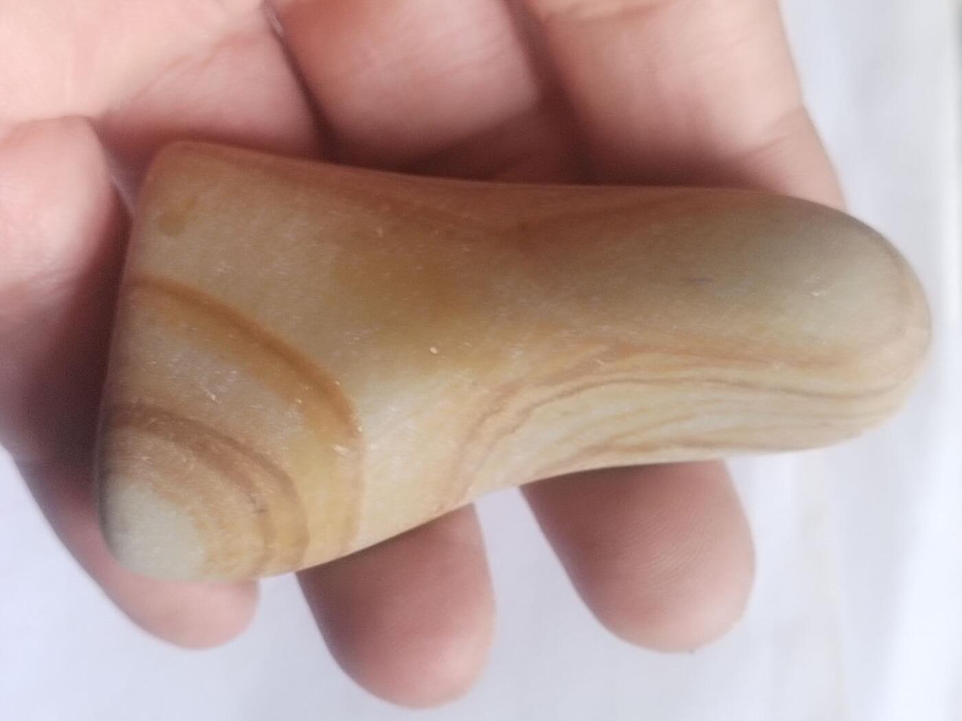 综合 黄腊石手把件。宝地生金。