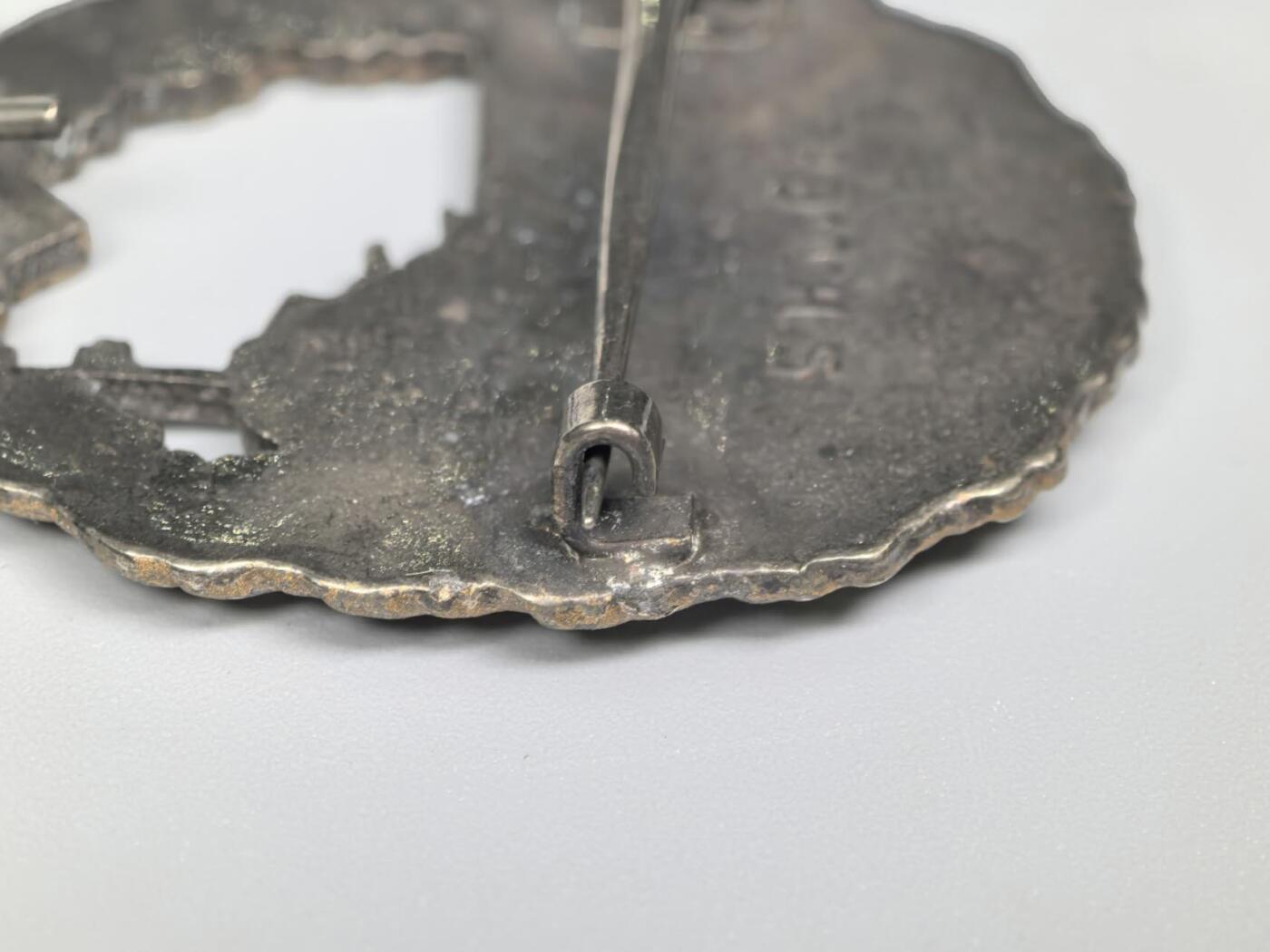 小驴勋章奖章收藏1月31日周六晚六点拍卖（珍爱和平，收藏战争，铭记历史，勿忘国耻，忠党爱国。有偿代拍，送拍规则在简介最后，参拍须阅读规则后再参拍，关系到运费包装发货时效真假辨别等关键信息，拍卖时不再发原图，看大图店主微信码在拍卖店铺介绍里） 现代工艺品海军驱逐舰奖章