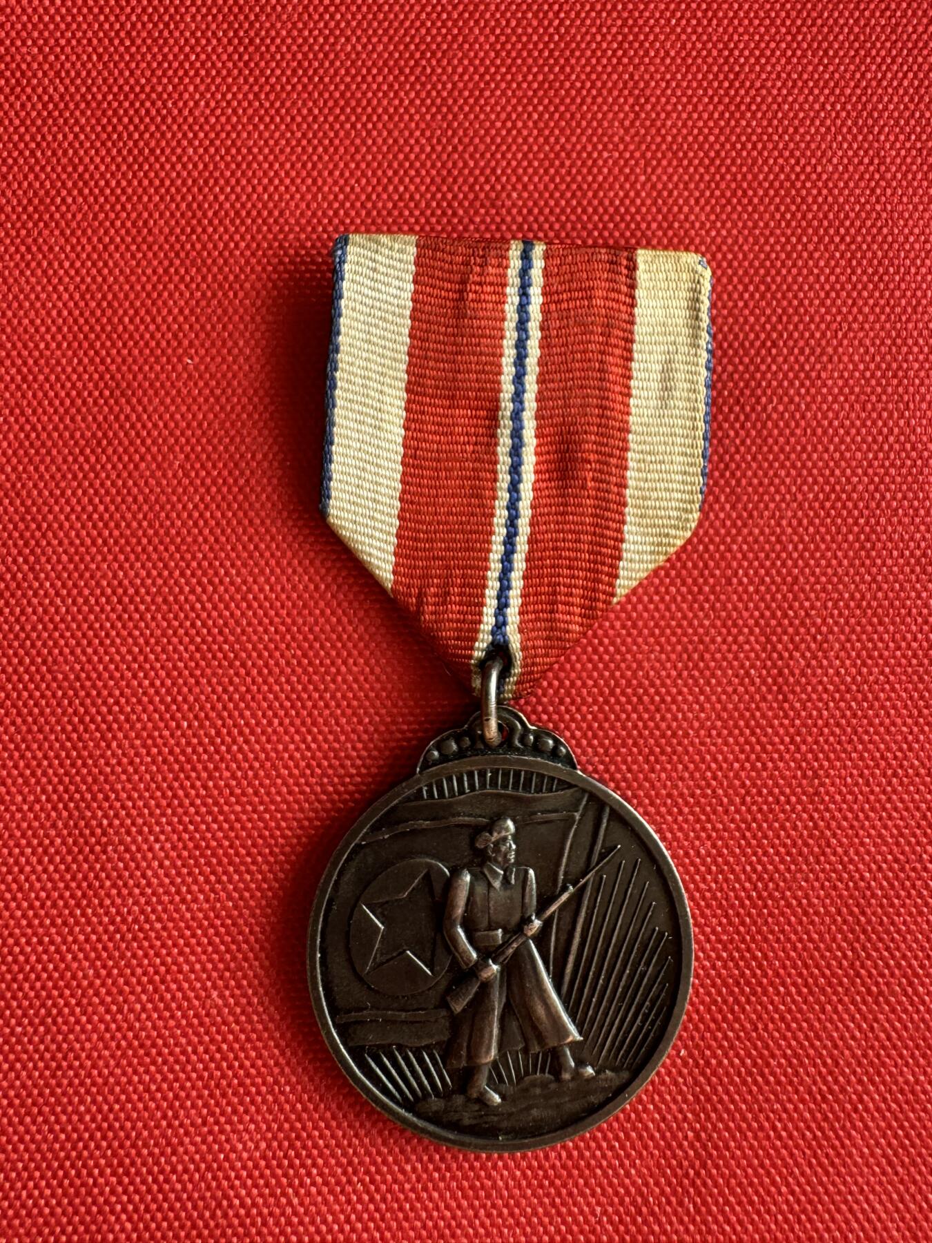 五哥徽章群   31号周六晚上八点4群联拍 银章原挂