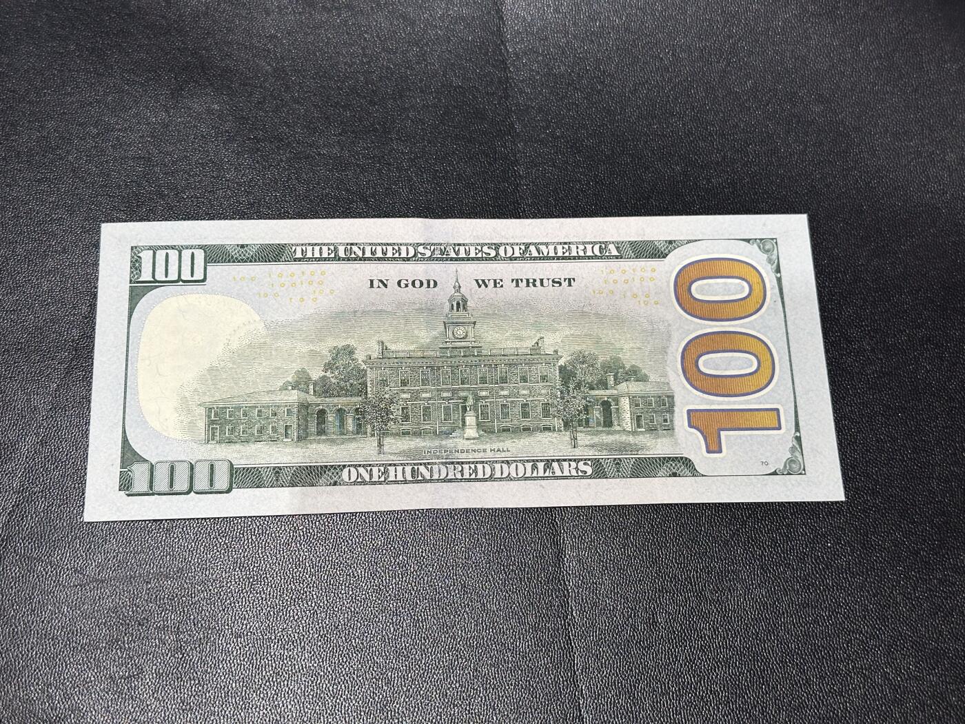 《外钞收藏家》第六百零六期（精品场）（本平台长期征集拍品、欢迎藏友们联系合作） 2009年无A版彩版100美元 全新UNC 无47 尾929