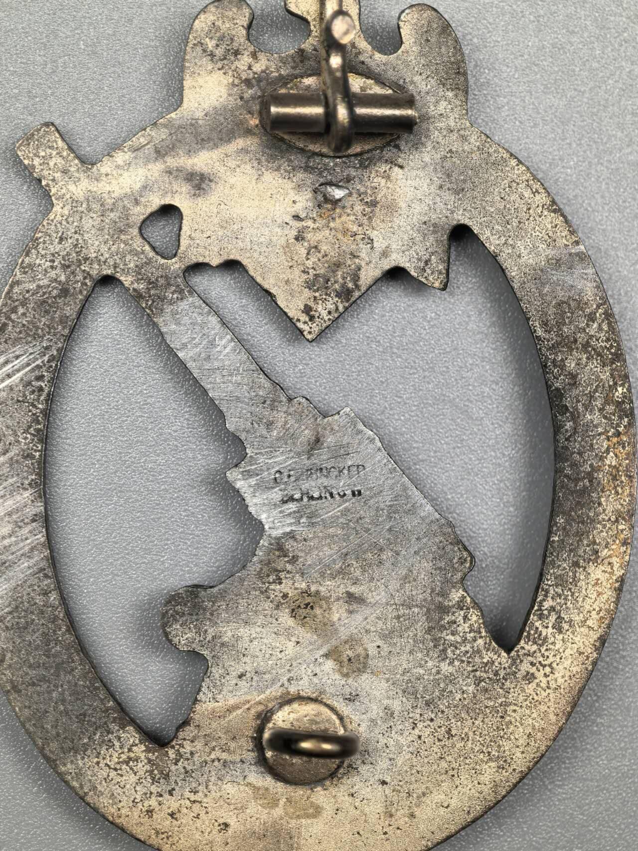 小驴勋章奖章收藏1月31日周六晚六点拍卖（珍爱和平，收藏战争，铭记历史，勿忘国耻，忠党爱国。有偿代拍，送拍规则在简介最后，参拍须阅读规则后再参拍，关系到运费包装发货时效真假辨别等关键信息，拍卖时不再发原图，看大图店主微信码在拍卖店铺介绍里） 现代工艺品陆军防空炮兵奖章