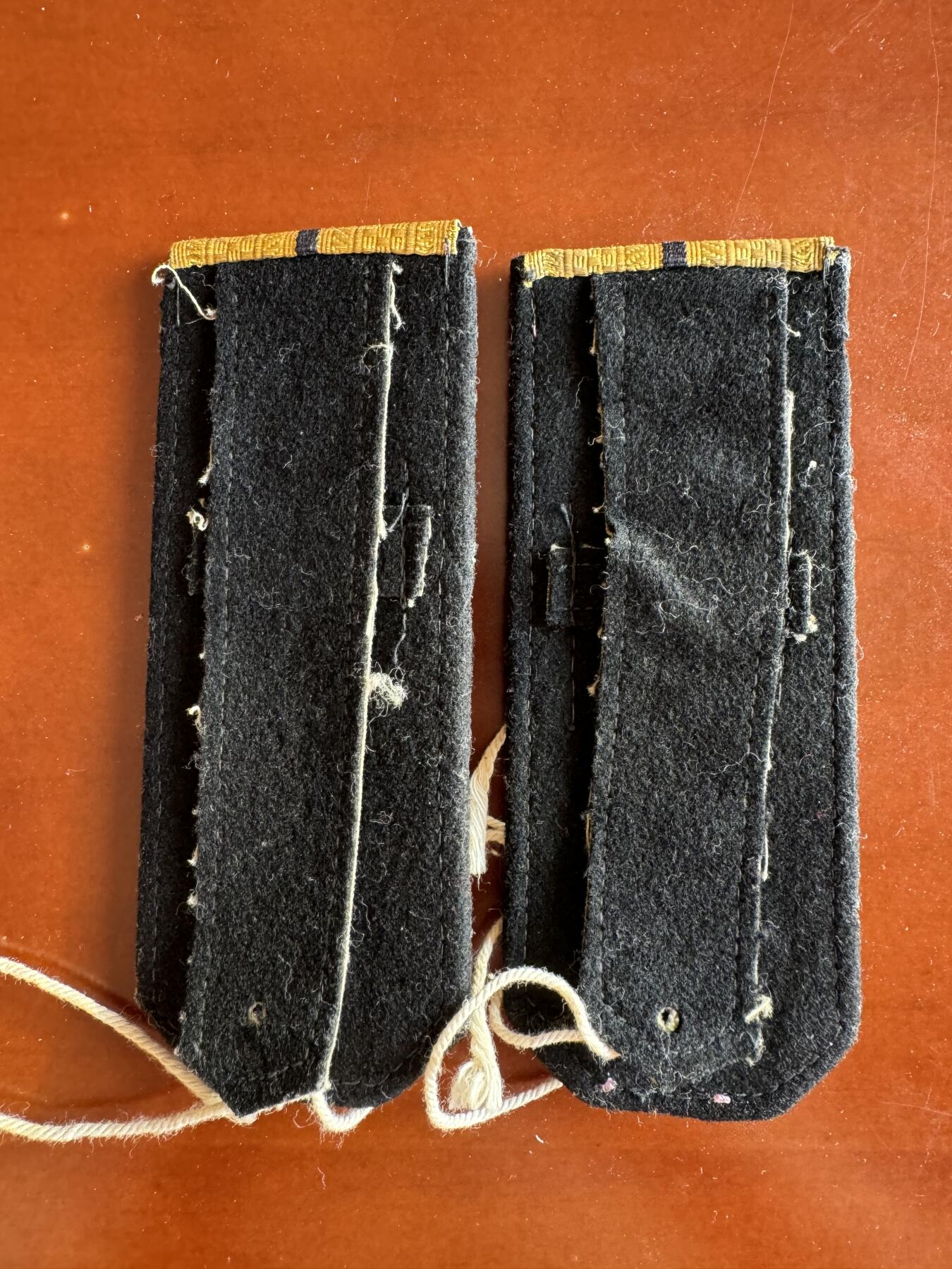 五哥徽章群   31号周六晚上八点4群联拍 肩