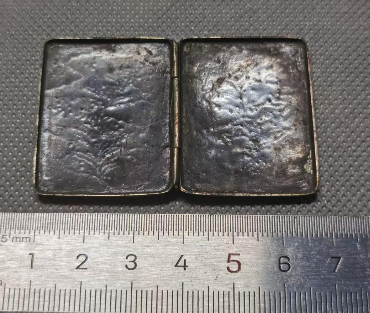 七河·世界币章矿标杂件每周小拍（总第36期）（周一结标） 藏家出品X578 工艺精美 刻花袖珍小铜盒 本件拍品由合作藏家负责邮寄