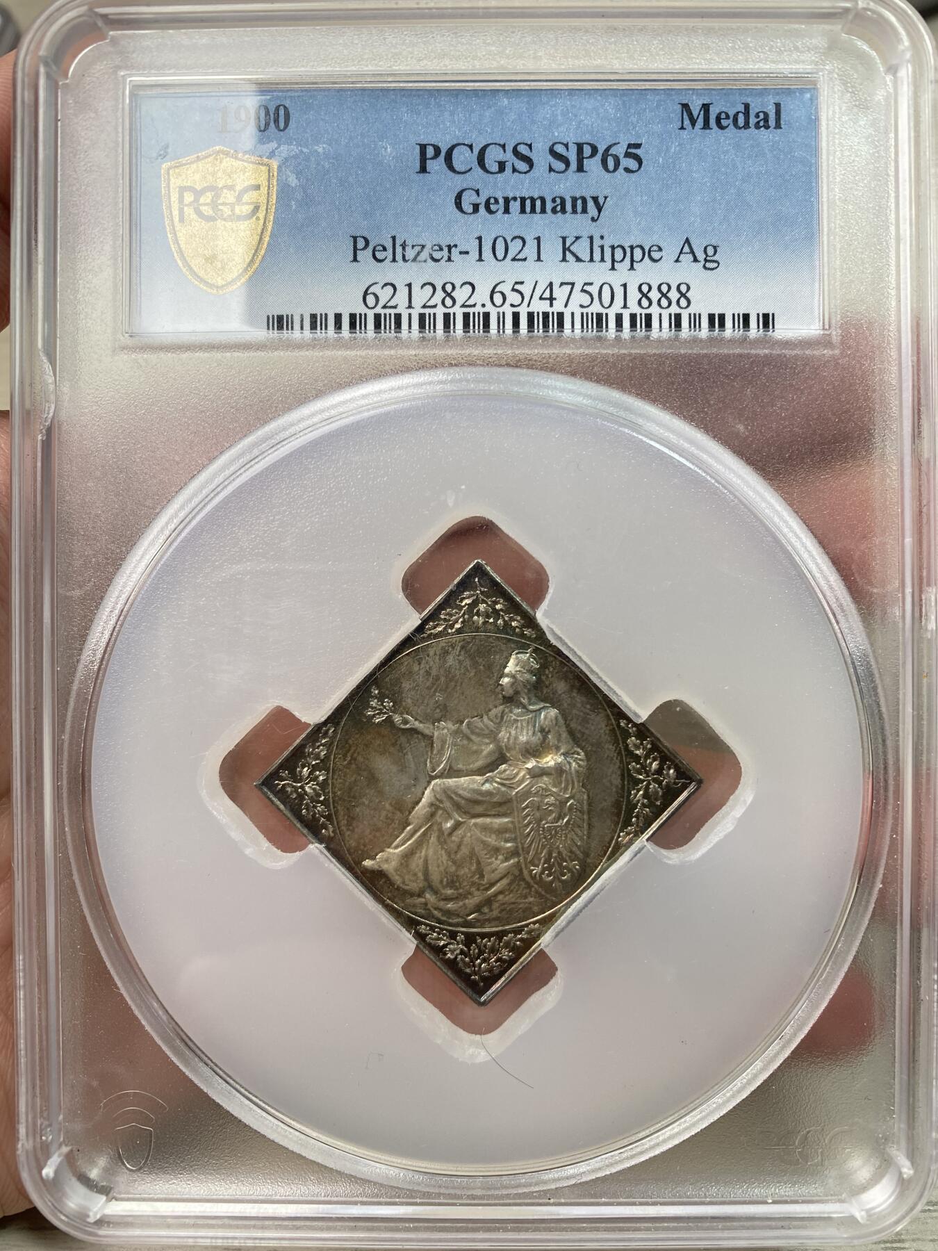 万国钱币拍卖第060期（万国六十期纪念大拍） PCGS SP65 1900年德国德累斯顿射击节景观银章 德射中经典Klippe设计 日耳曼尼娅与景观完美结合 镜面天鹅绒五彩PC冠军分顶级品 