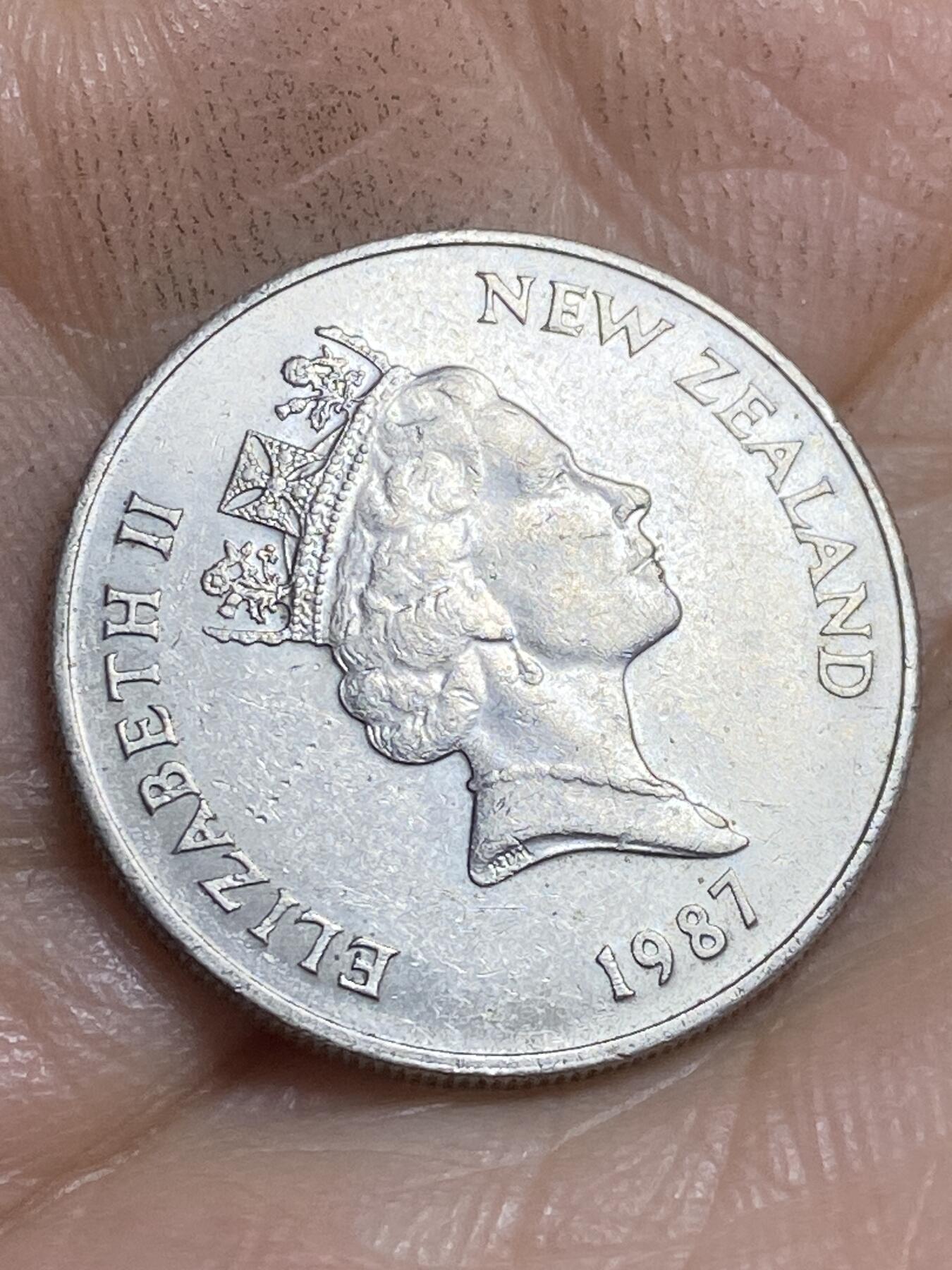 2026年第十六场(总第一百八十五场）外国好品散币场(免佣金) 新西兰🇳🇿1987年10分(伊丽莎白二世中年高冠)