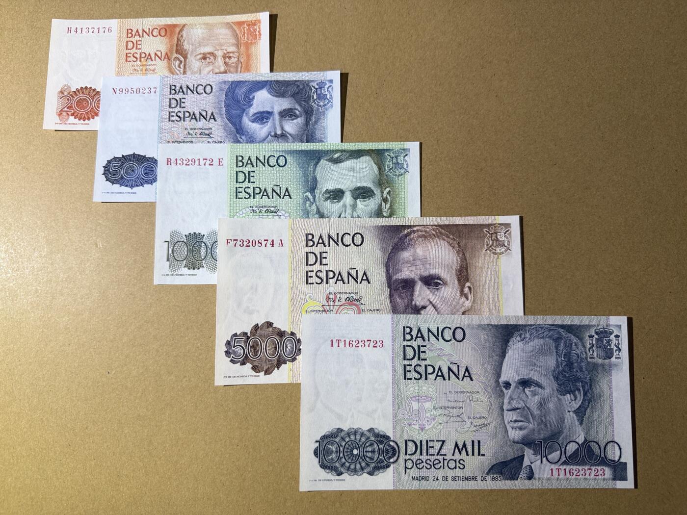 《艾美收藏》第230期-2.1周日外币年前精品场