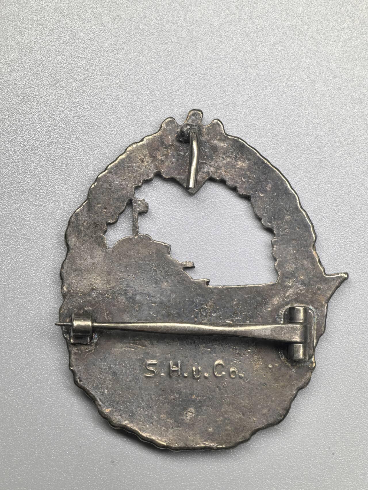 小驴勋章奖章收藏1月31日周六晚六点拍卖（珍爱和平，收藏战争，铭记历史，勿忘国耻，忠党爱国。有偿代拍，送拍规则在简介最后，参拍须阅读规则后再参拍，关系到运费包装发货时效真假辨别等关键信息，拍卖时不再发原图，看大图店主微信码在拍卖店铺介绍里） 现代工艺品海军驱逐舰奖章