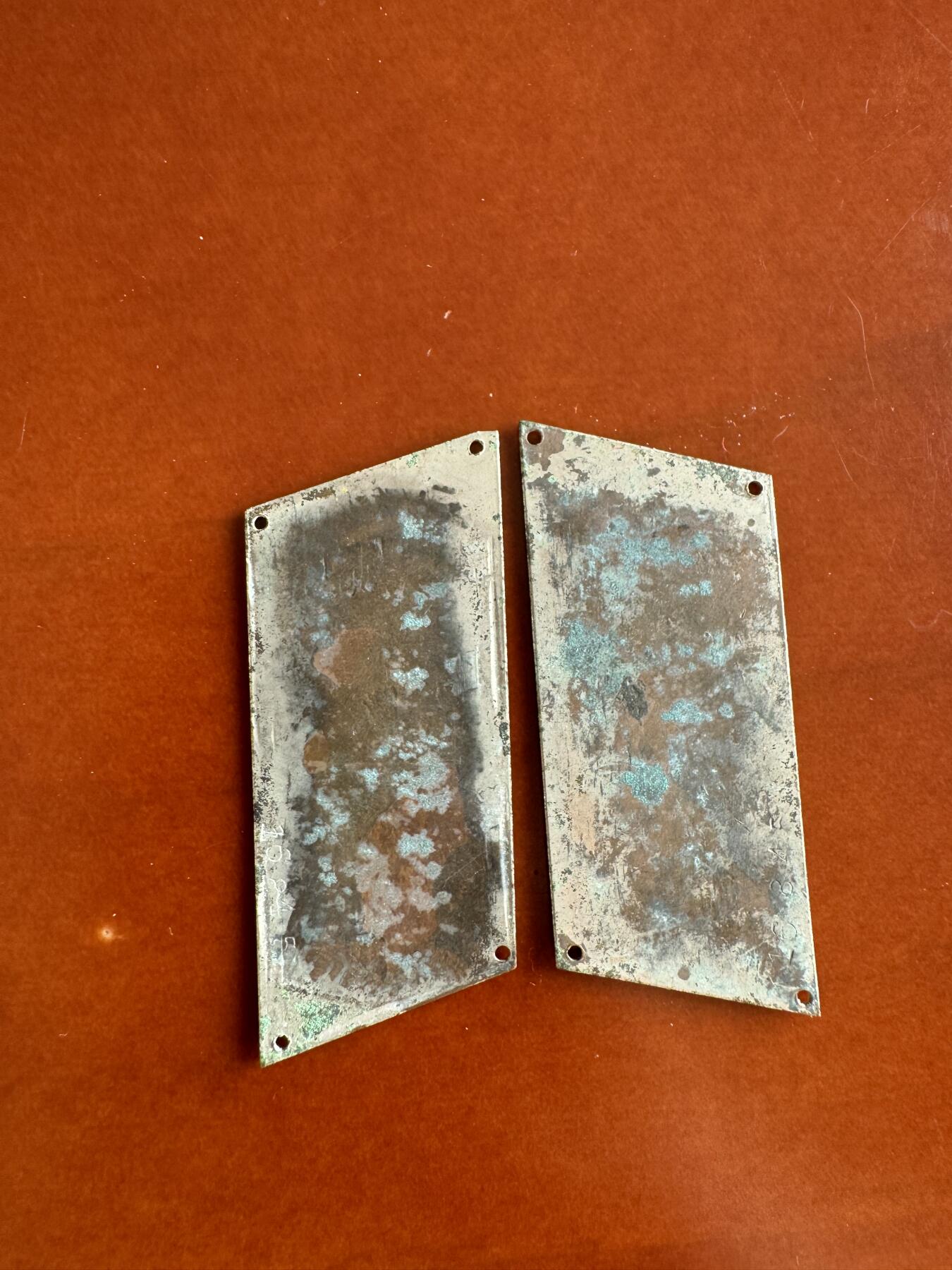 五哥徽章群   31号周六晚上八点4群联拍 领