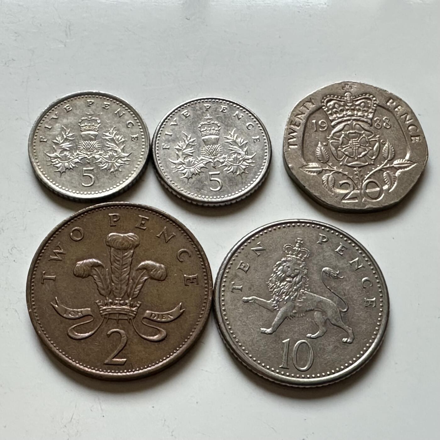 🌹外币初藏🌹🐯2026年第14场  每周二四六晚8️⃣点 接代拍 英国中年版便士五枚