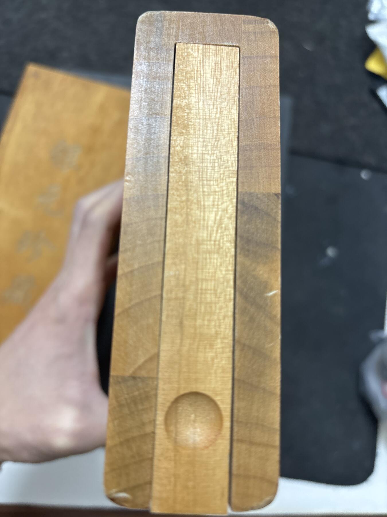 文馨钱币收藏 2026新年第五场（第 291 场）【长期接代拍品】 两个银元高级木盒，可装 20 枚银元，高端大气，带木香味，最后五个送，非卖品，送送送