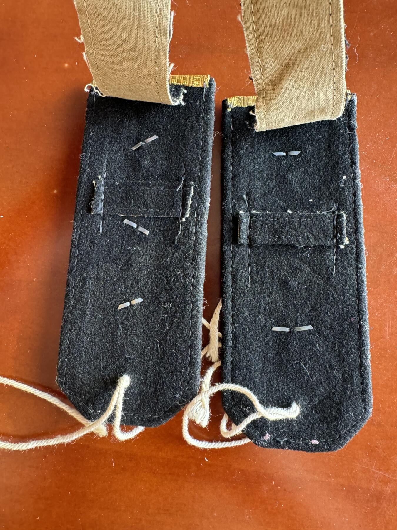 五哥徽章群   31号周六晚上八点4群联拍 肩