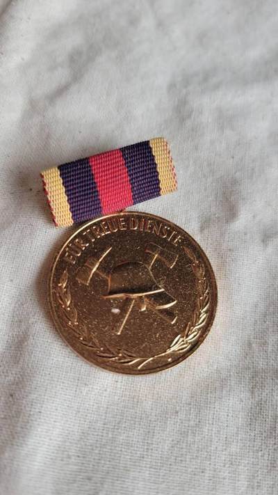 嘉宝良覃世界勋赏第24期拍卖 - 东德消防服役奖章