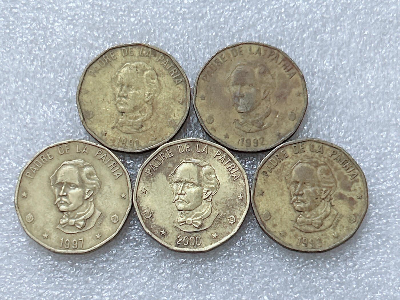 第一海外回流一元起拍收藏 散集专场  第297期 多米尼加1比索硬币 5枚