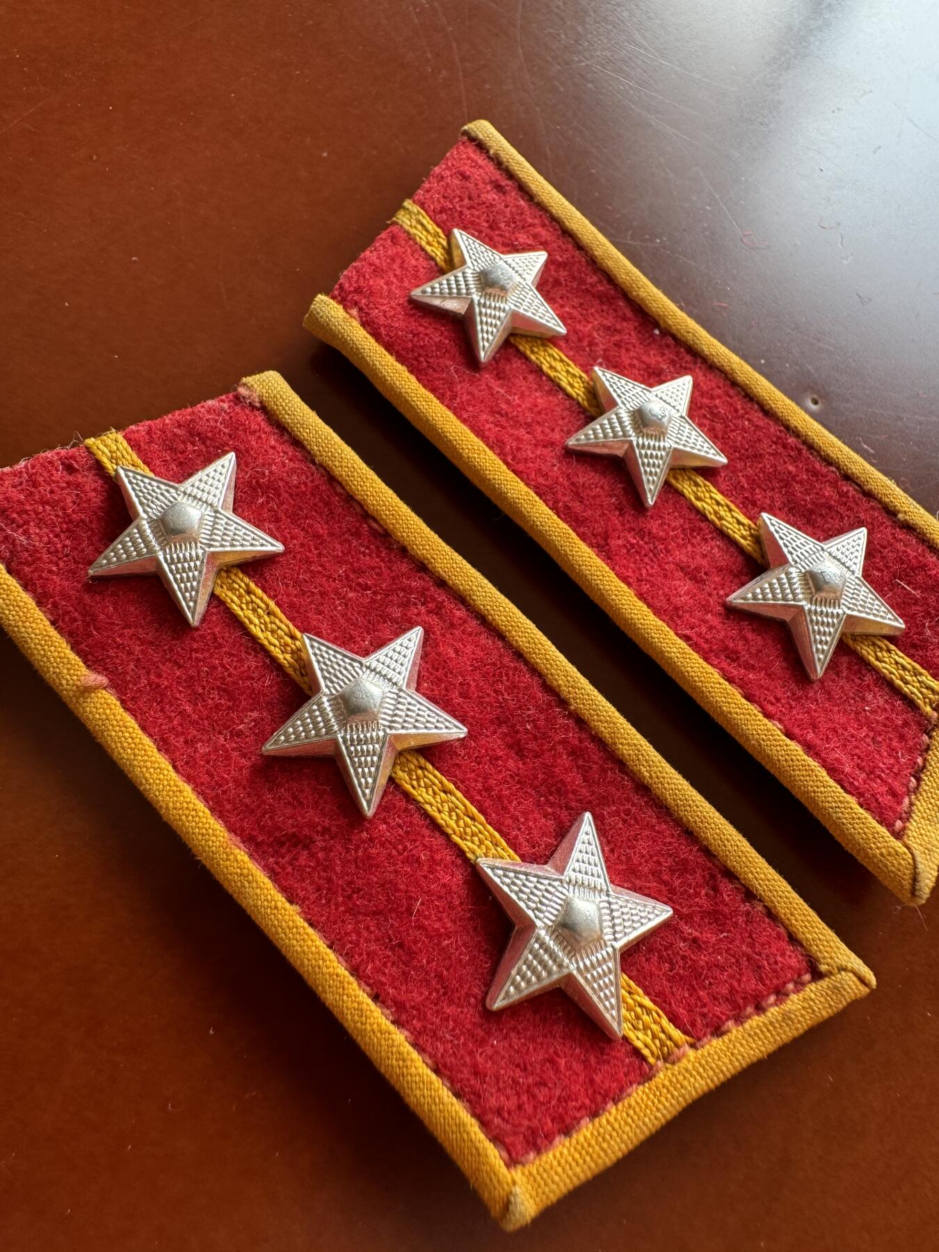 五哥徽章群   31号周六晚上八点4群联拍 领