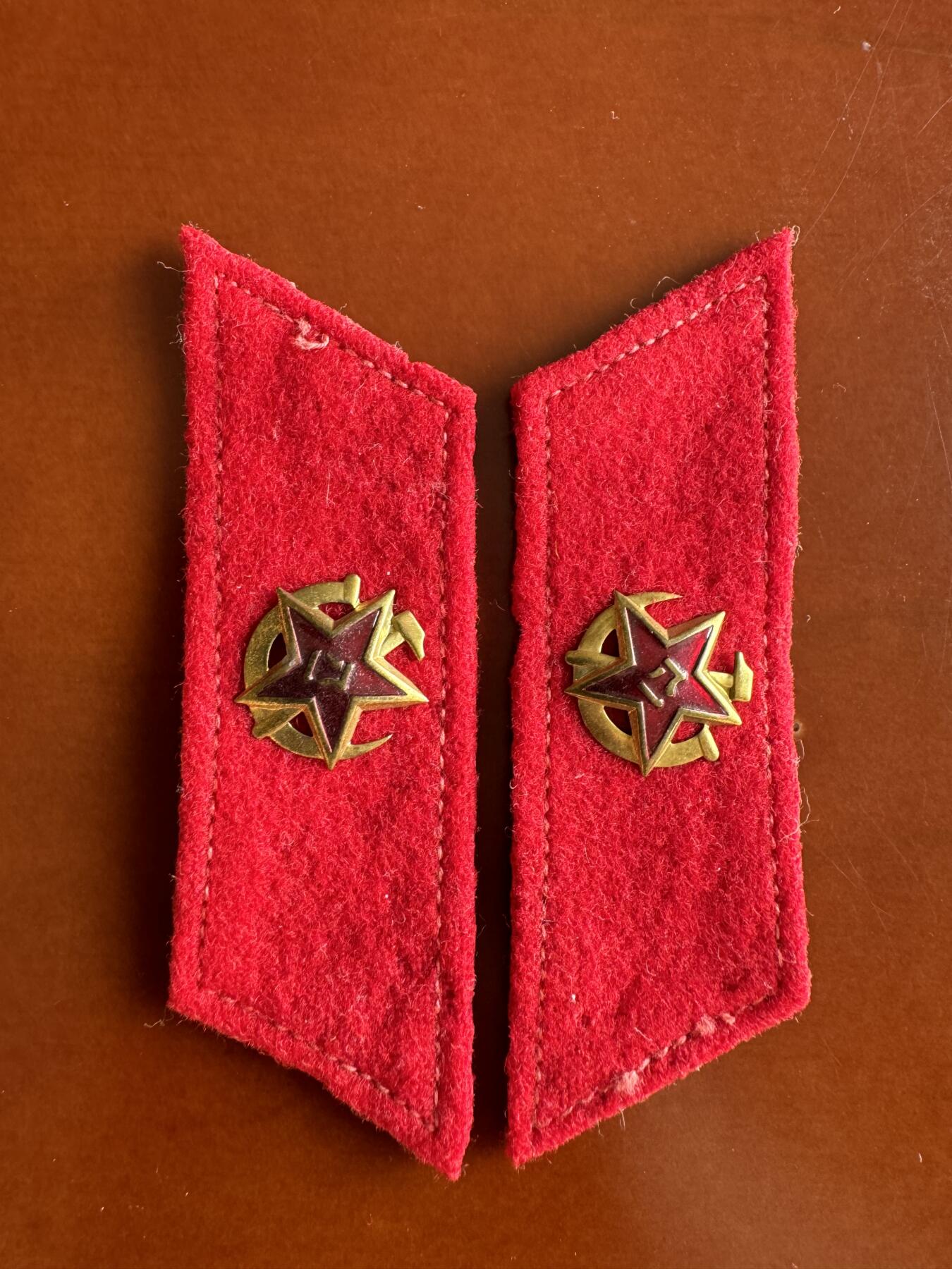 五哥徽章群   31号周六晚上八点4群联拍 领