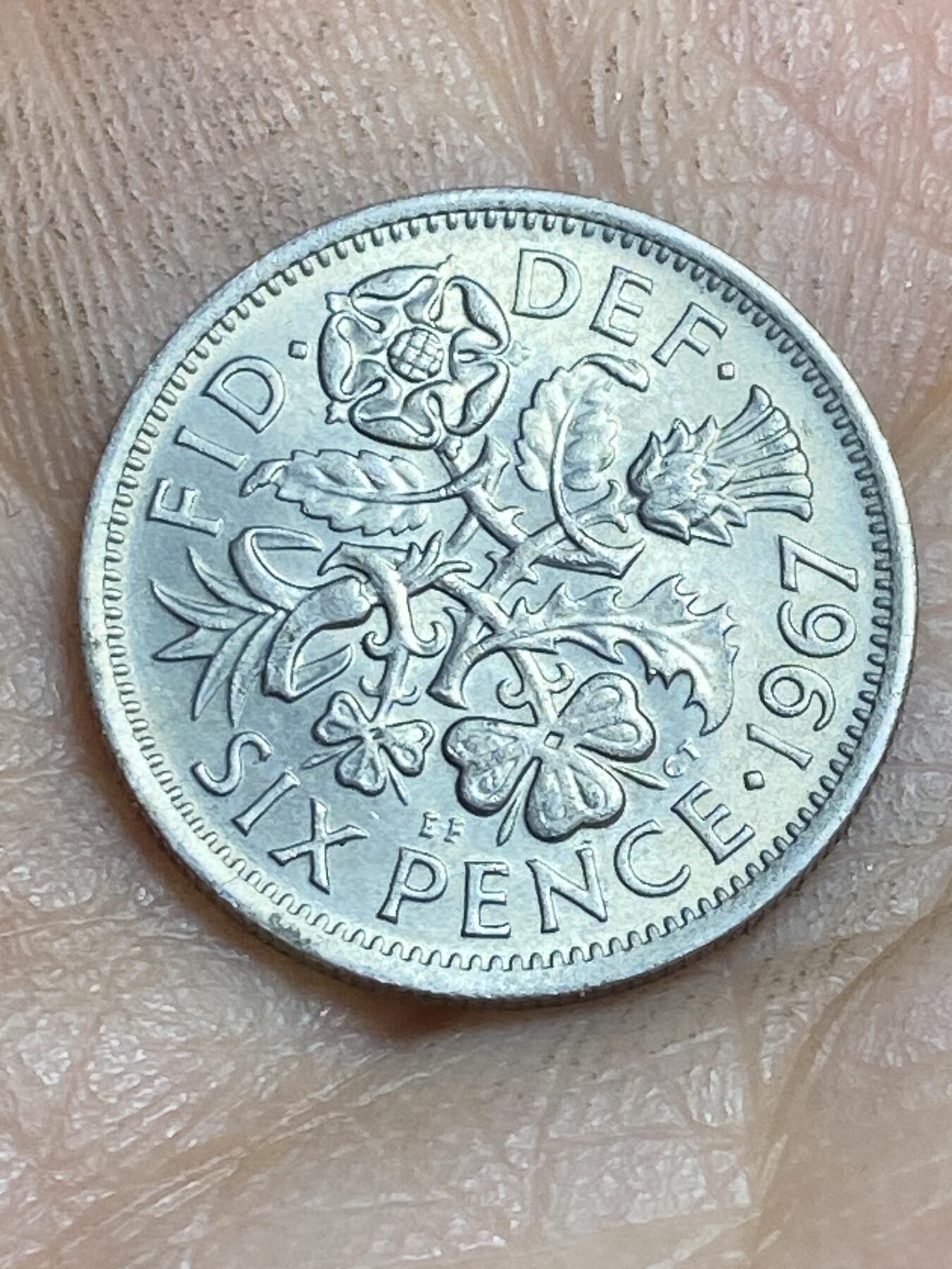 2026年第十六场(总第一百八十五场）外国好品散币场(免佣金) 英国🇬🇧1967年6便士(伊丽莎白二世青年桂冠第二版，普制币关门年)