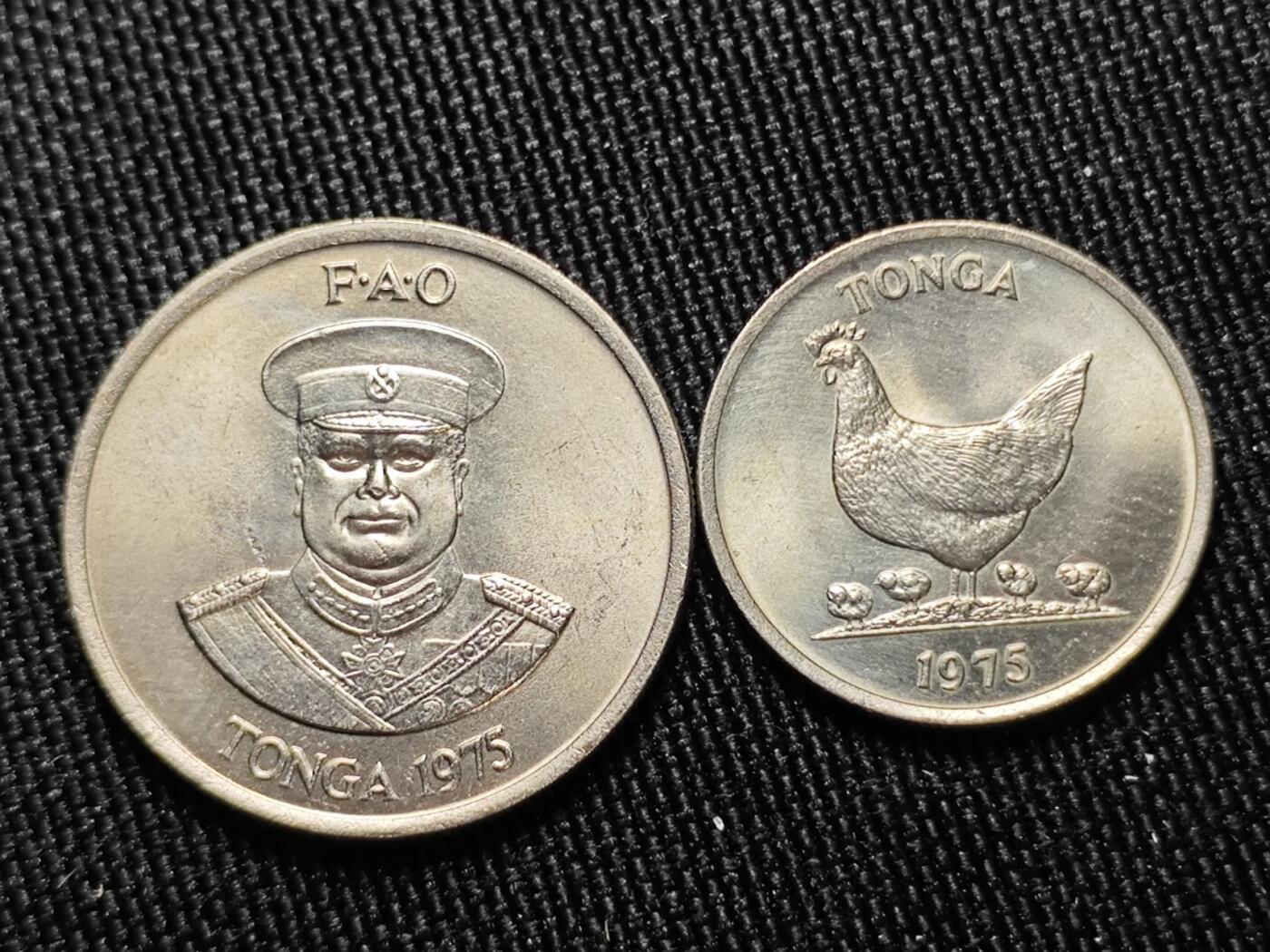 KK钱币收藏小铺  第398期 百期特拍（四拍之二） 2月预留时间 周末发货  1975汤加农粮纪念币5/10分一对