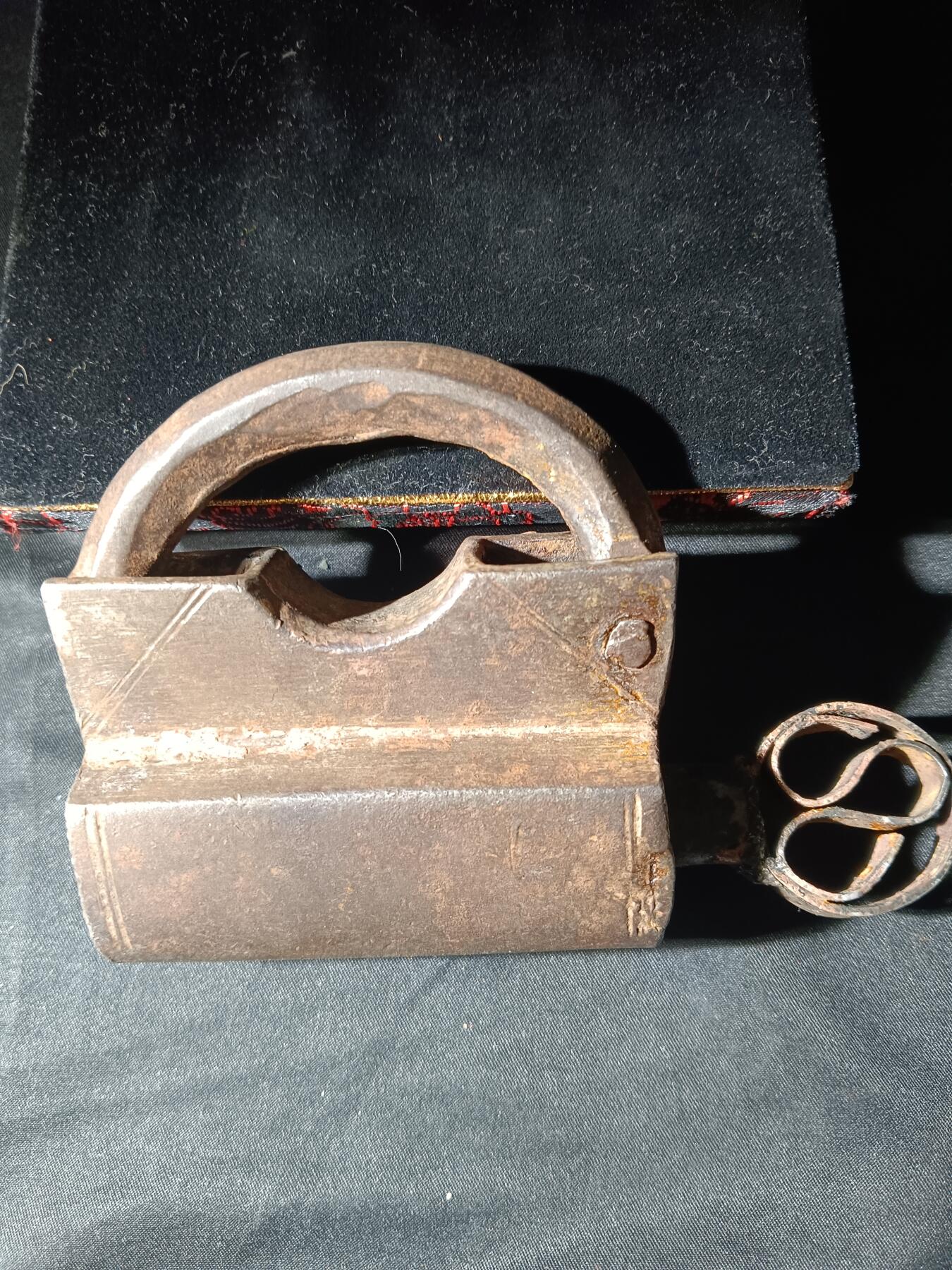 115期新疆红钱粟特钱币丝路钱币专场 清代新疆少数民族地区铁锁(可正常打开)